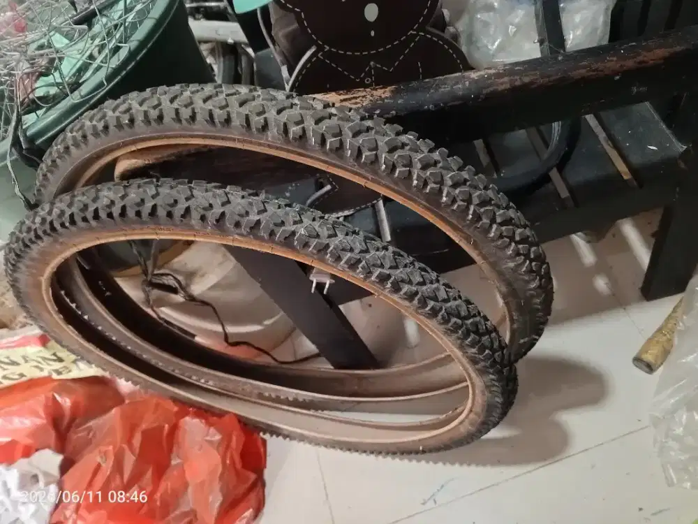 BAN SEPEDA balap bekas Masih bagus