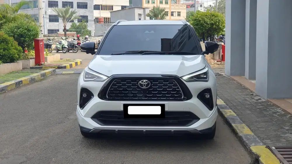 Km 7ribu toyota yaris cross s cvt non hybrid 2023 pakai 2024 putih