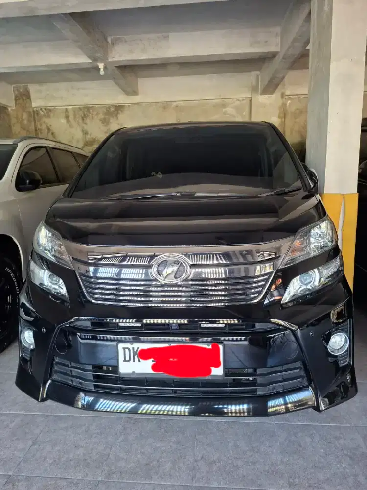Vellfire hitam tahun 2014 asli bali