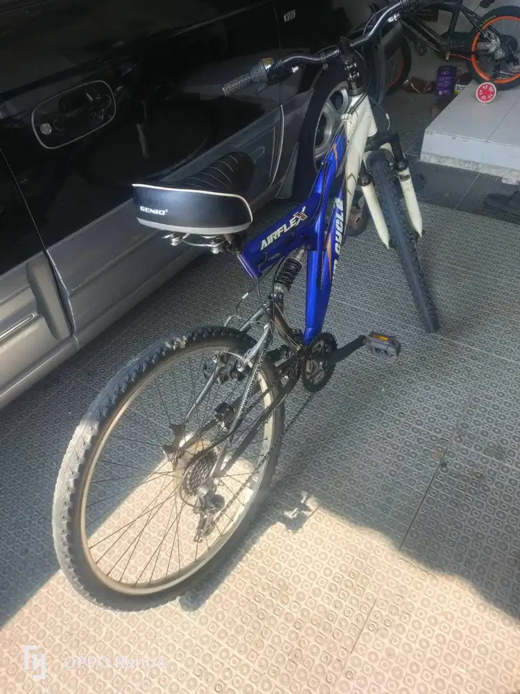 Sepeda gunung fullsuspensi 26. Nego. Tinggal gowes. Cocok untuk kerja.