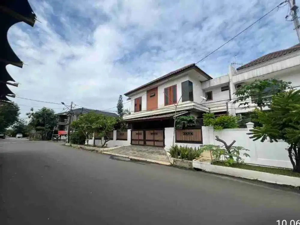 Dijual rumah 2 lantai biliymoon Pondok kelapa Jakarta timur