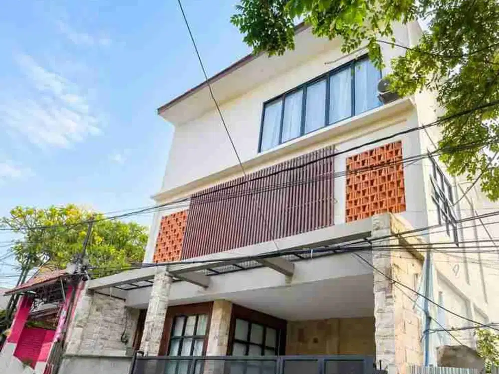 Rumah keluarga siap huni hanya 8 menit ke MRT Lebak Bulus!