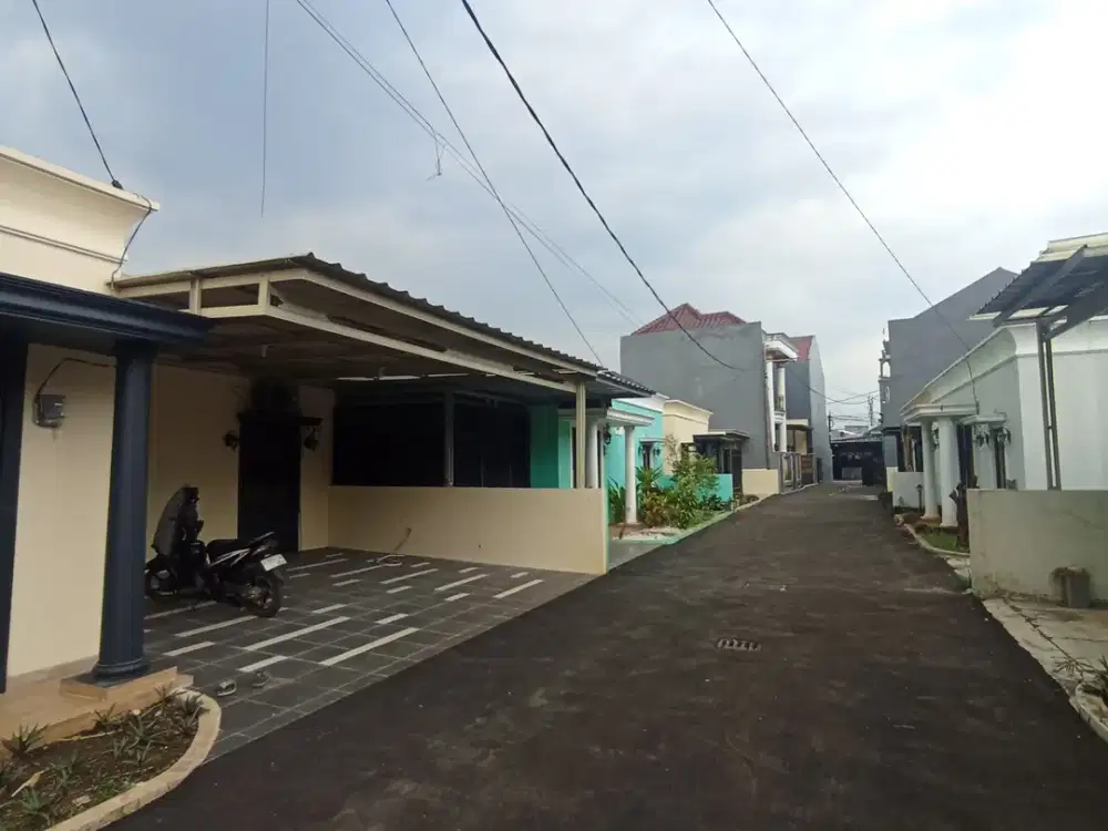 DIJUAL RUMAH 1 LANTAI COCOK UNTUK YANG SUDAH LANSIA DIPEKAYON PASAR REBO JAKARTA