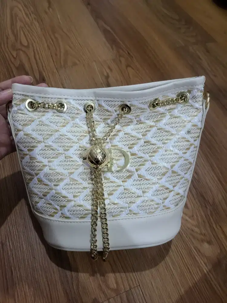 Dior Crosbody gold