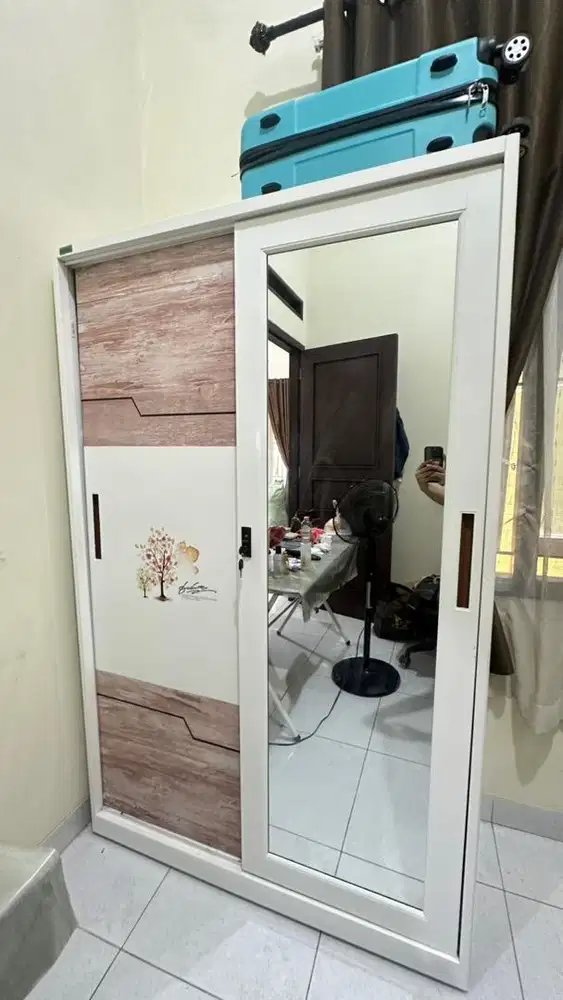 JUAL LEMARI BEKAS