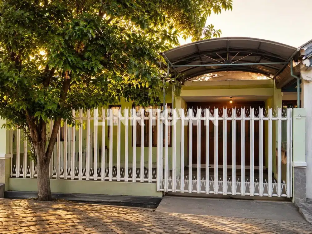 Dijual Cepat Rumah Hitung Tanah di Kawasan Surabaya Barat Darmo Indah