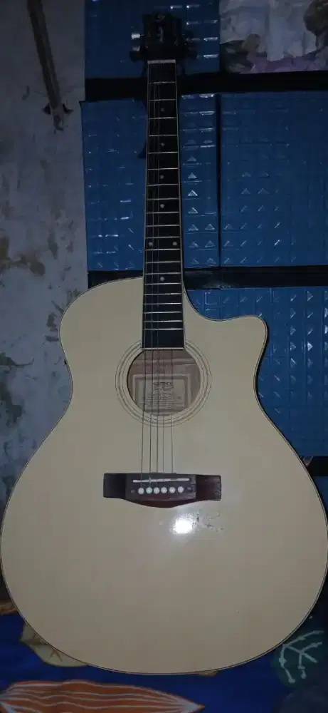 Gitar bekas jarang pake