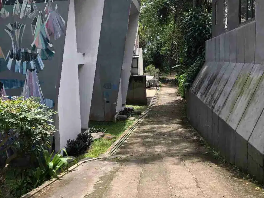 Dijual Tanah Kav. 300mtr.Dago Giri. Ada Sungai Kecil.Didlm. Komp. Villa.