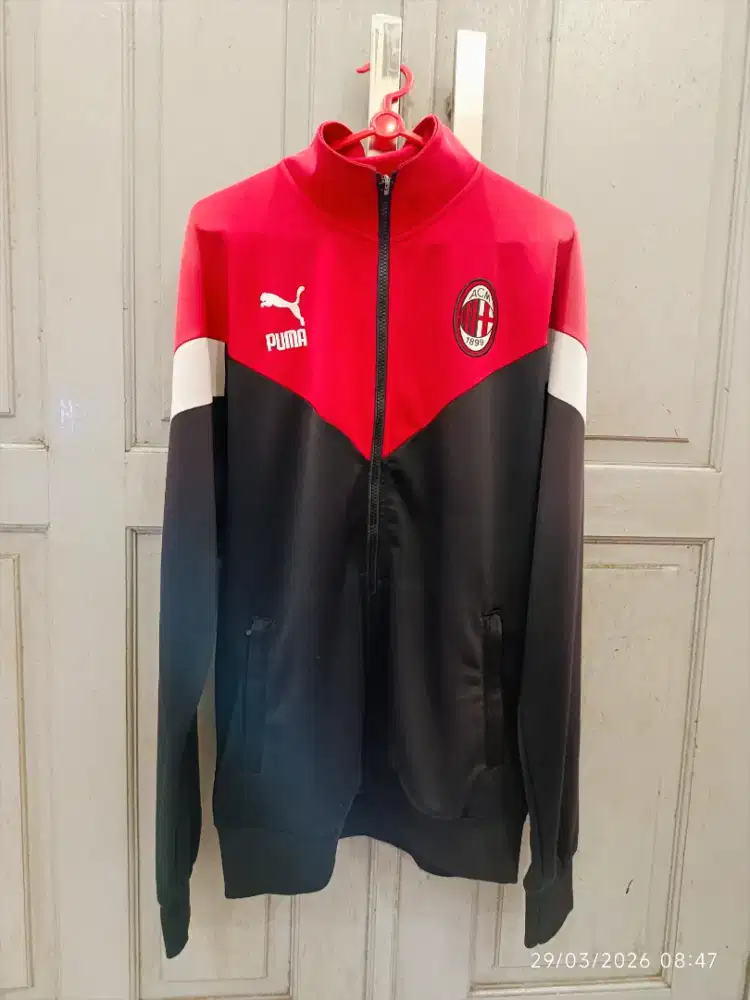 DIJUAL CEPAT JAKET AC MILAN GRADE ORI THAILAND, SIZE L