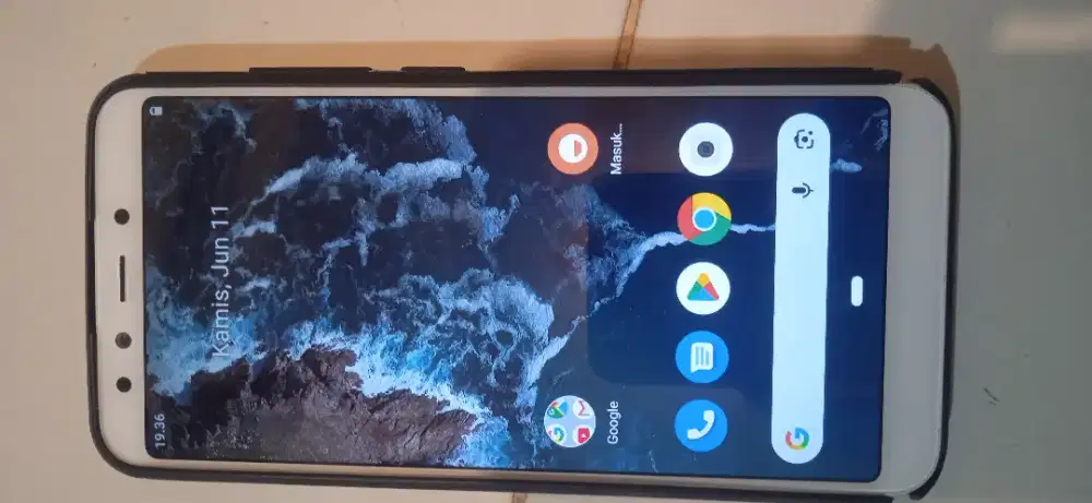 Jual Hp Xiomi Mi A2 kondisi mulus siap pakai no mines