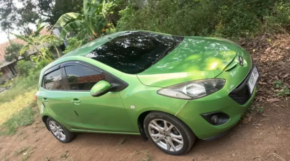 Dijual mobil Mazda 2 HB S matic 2012