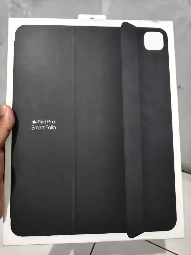 Apple iPad Pro smart folio 13 inc buat iPad pro M4 like new