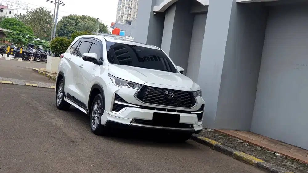 Toyota Kijang Innova Zenix Q Hybrid 2.0 Modelista HV CVT 2023/2024
