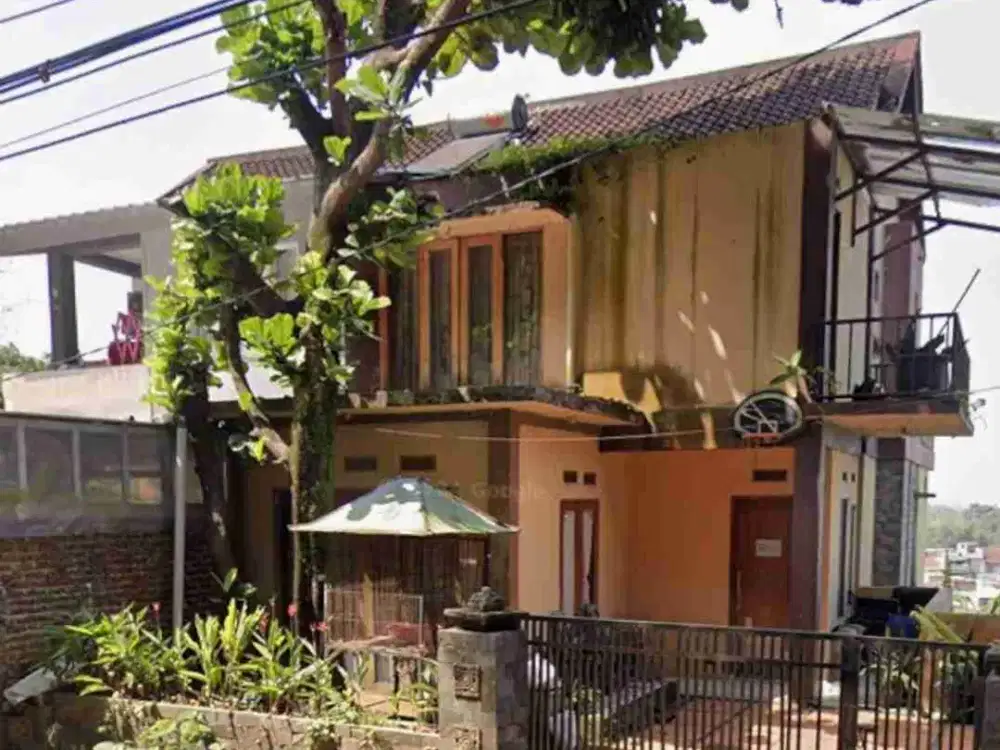 CIKUTRA RUMAH 3LANTAI VIEW JALAN UTAMA HOOK HARGA 2.550 M NEGO.