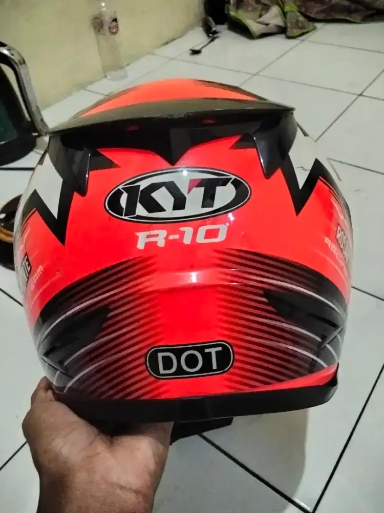 Helm KYT R-10 full face