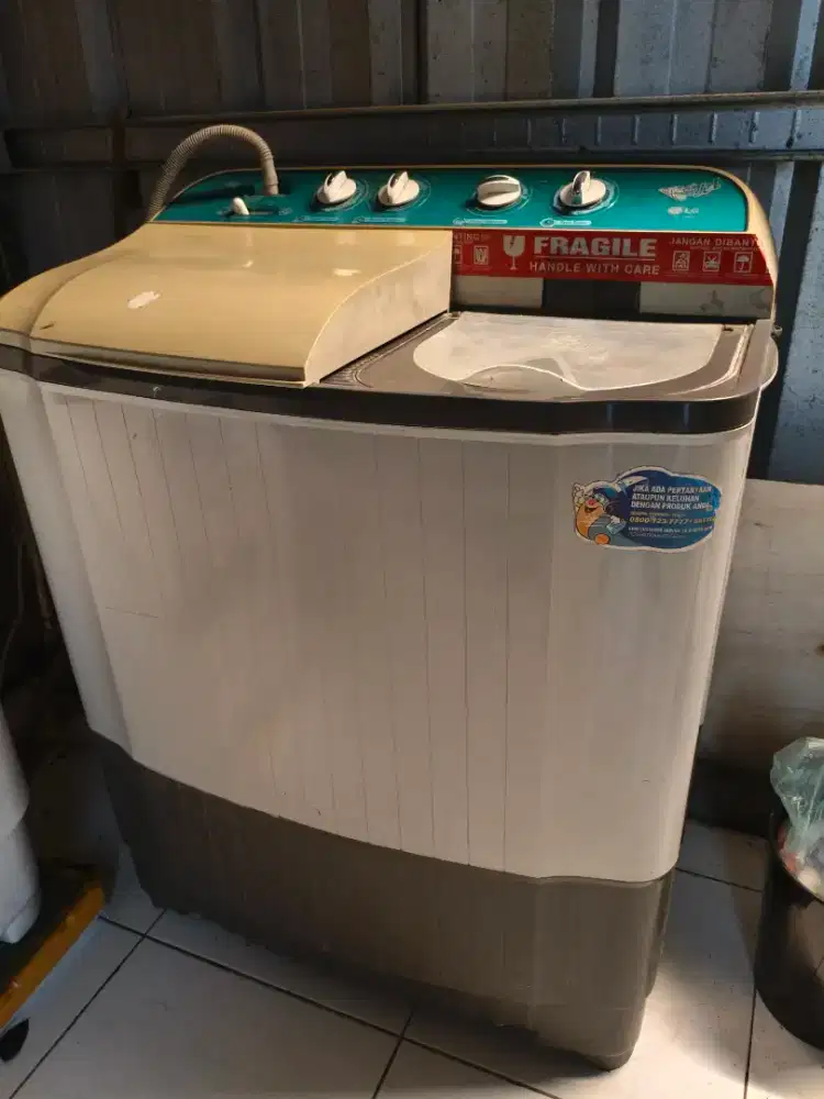 Mesin cuci LG 2 tabung cap 10L. Citraraya