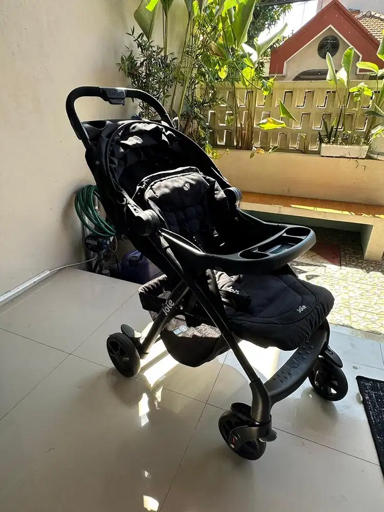 Dijual Stroller Joie Muze LX Hitam