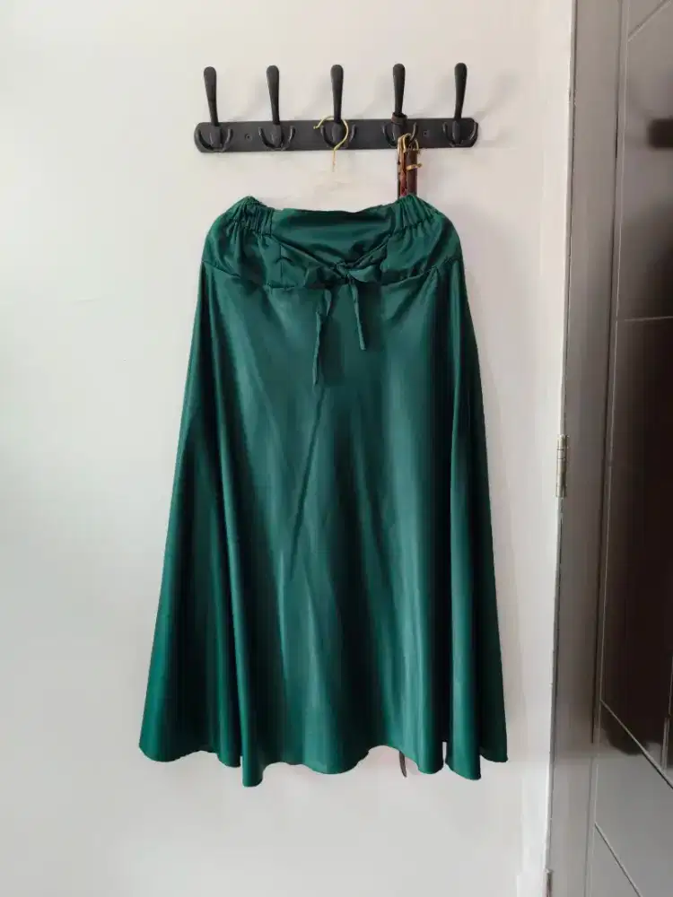Rok Skirt Hijau Botol