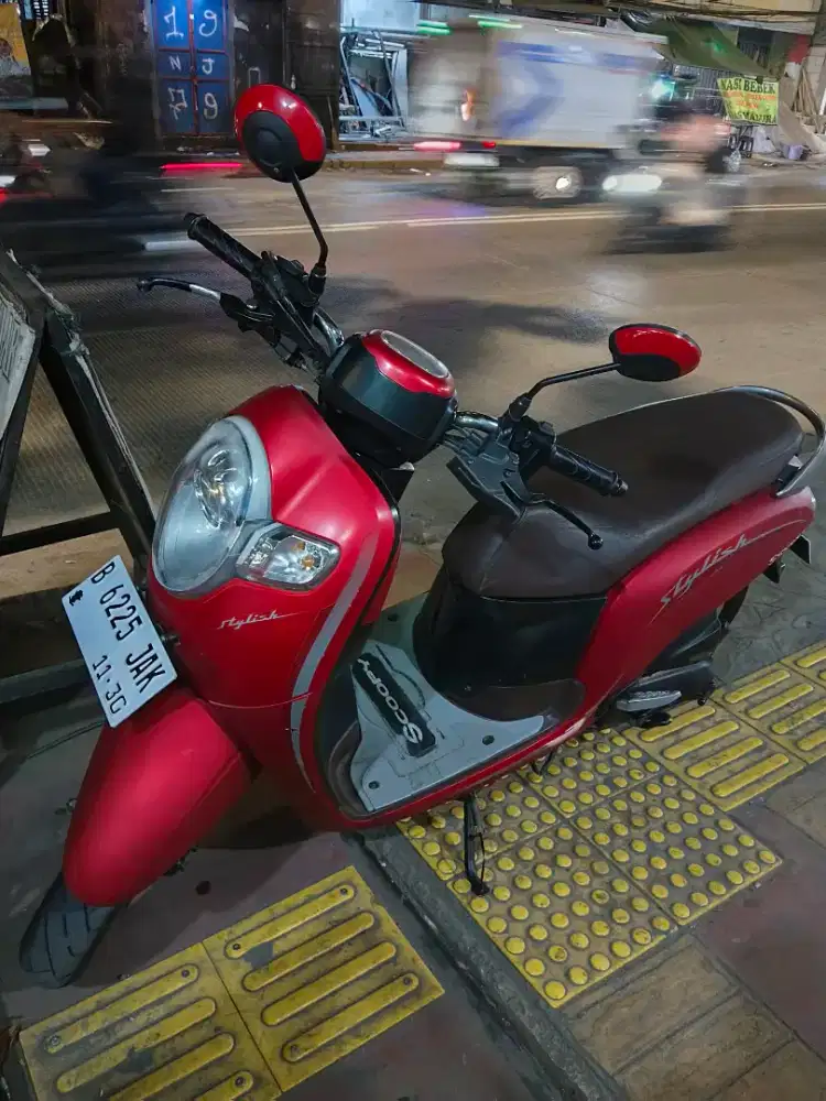 Jual motor scoopy merah