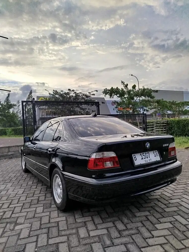 Bmw E39 523i matic tahun 1997