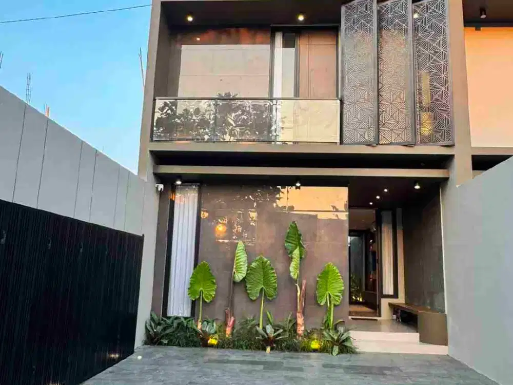 RUMAH MEWAH FULL FURNISHED DAN PRIVATE POOL DI GENTAN JL KALIURANG KM 9 NGAGLIK SLEMAN DEKAT KAMPUS UII KALIURANG YOGYAKARTA