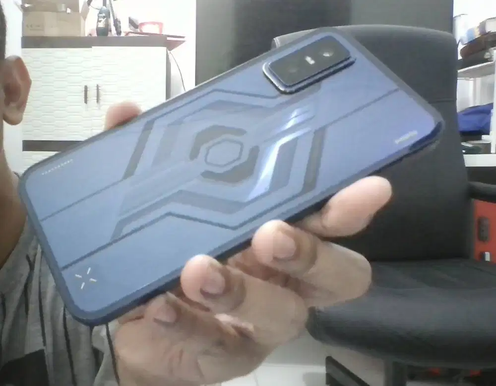 Infinix GT 30 5G, garansi on warna biru