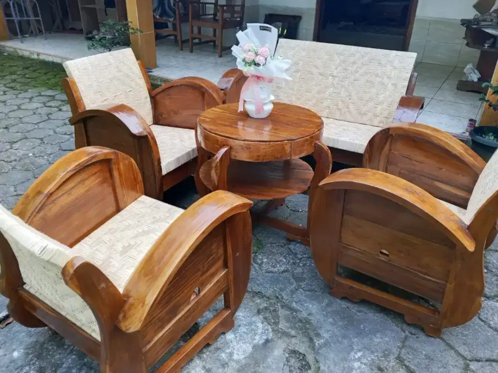 Kursi sedan babon angkrem lawasan jati