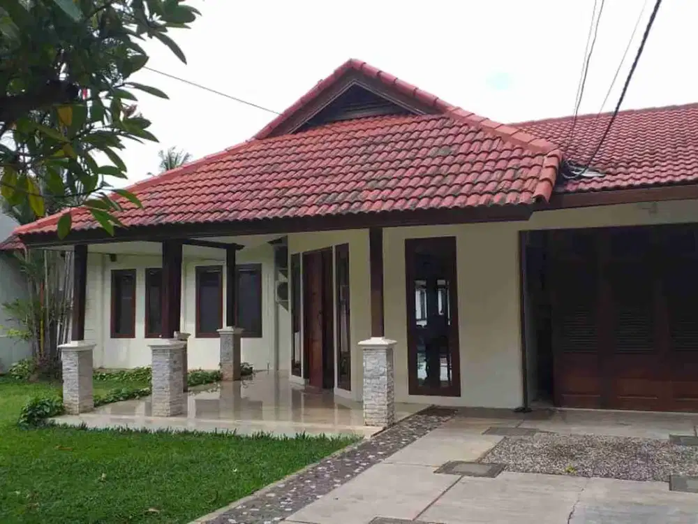 RUMAH DIJUAL DI AMPERA, LINGKUNGAN BERSIH DAN NYAMAN, AKSES DAN LOKASI STRATEGIS,CILANDAK, JAKSEL