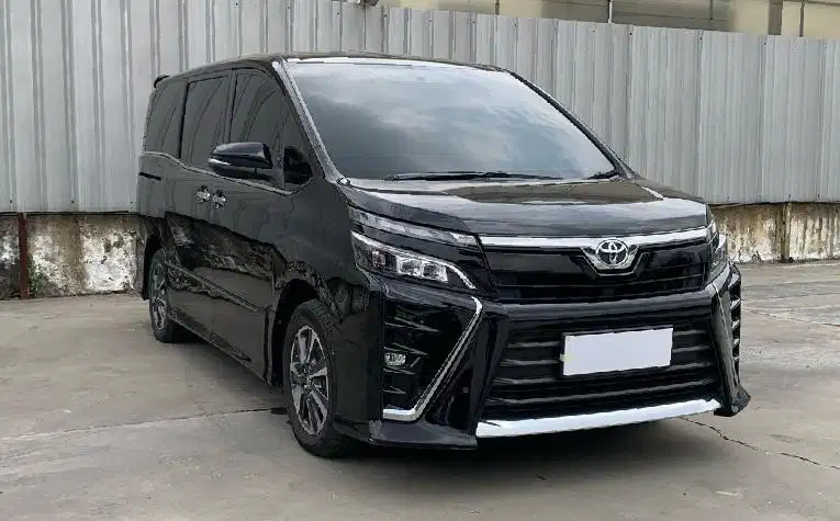 DP MURAH Toyota Voxy 2.0 Bensin-AT 2018  C5JVB