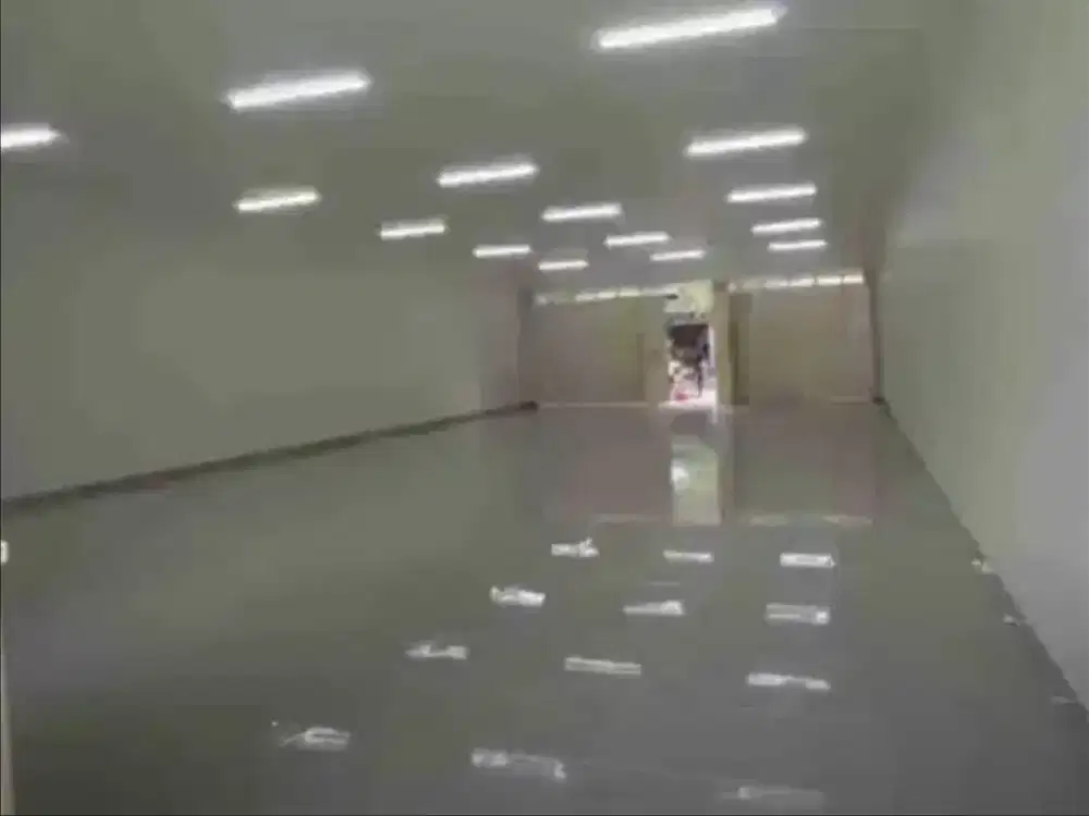 Disewakan Ruang Usaha Siap Huni, Super Strategis Lokasi Jebres,Solo Luas 800m2