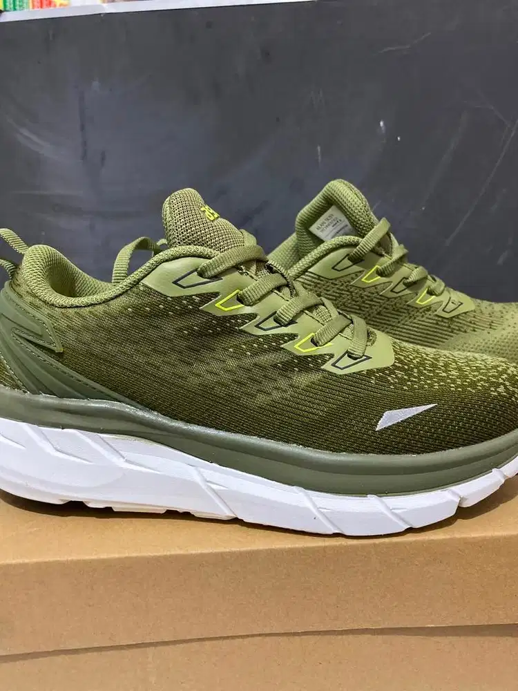 Sepatu astec ori 100%