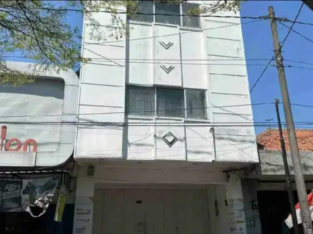 Disewakan Ruko Super Strategis 3,5 Lantai Lokasi Serengan,Solo Luas 136m2