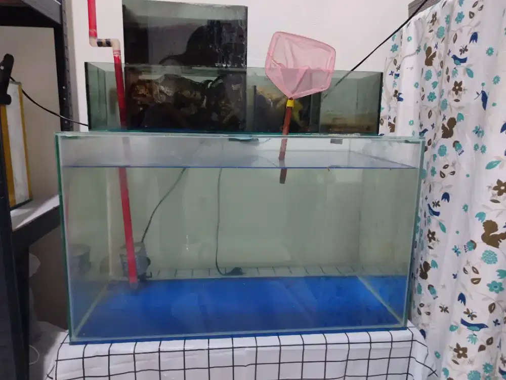 Aquarium Kaca 70x40x40 + Filter Talang Kaca Kustom
(Bekas)