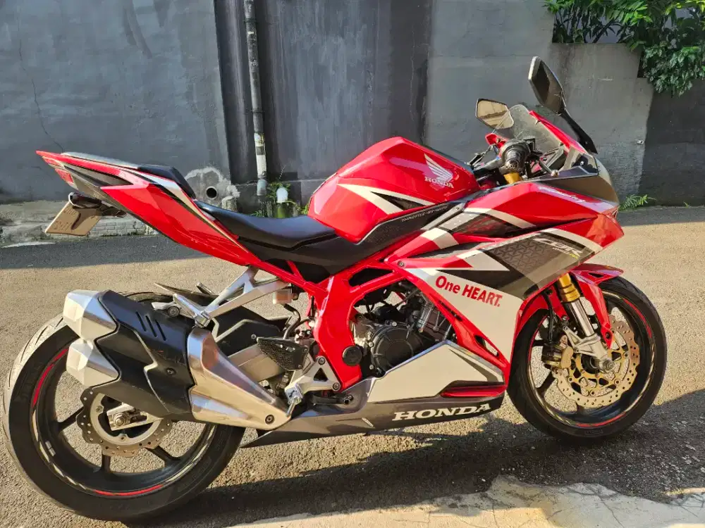 HONDA CBR 250RR 2017 RED RACING