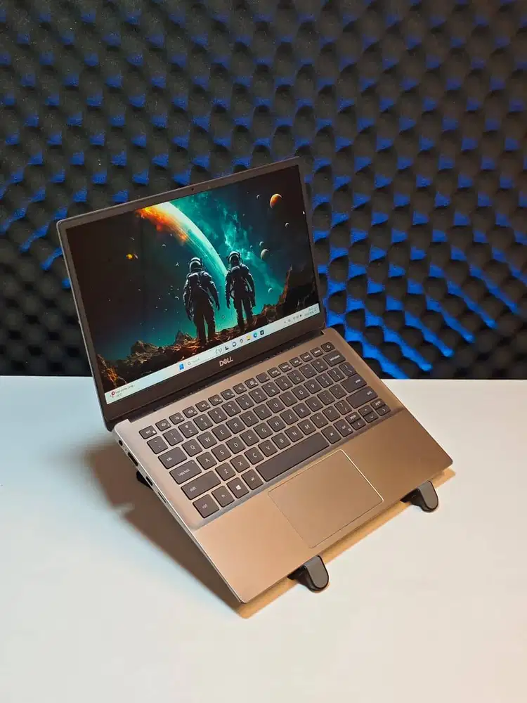 LAPTOP MEWAH HARGA MURAHH!!! DELL LATTITUDE 3301 RAM 8 SSD 256