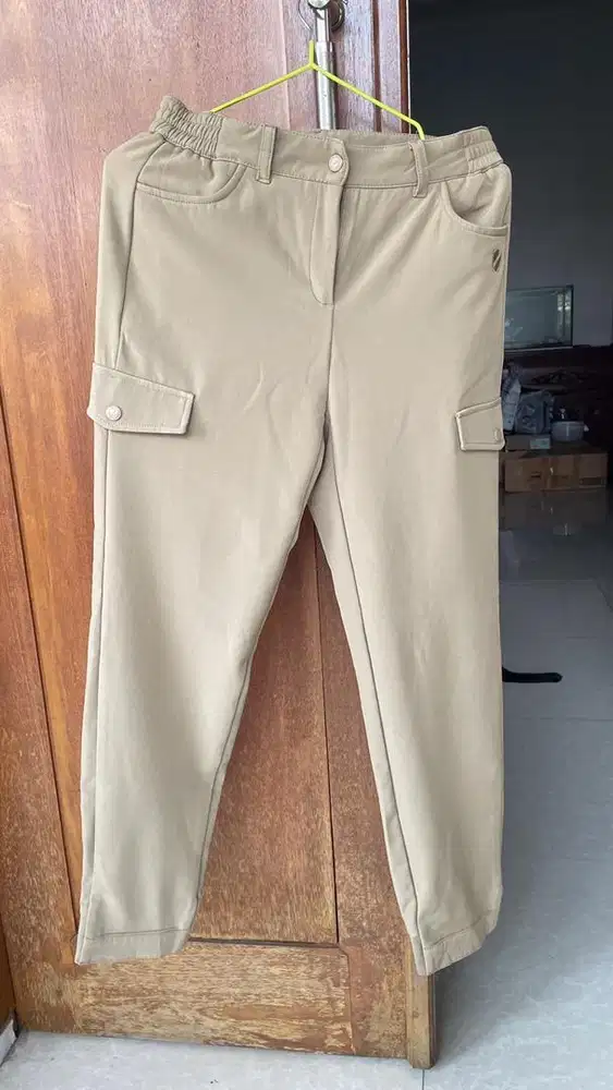 HUMMEL coklat muda size 27-29 cuttingan joger