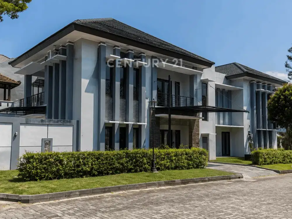 Rumah Mewah Private Pool Dalam Perumahan Elite Di Jalan Palagan