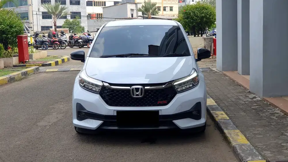 Honda Brio RS 1.2 CVT Facelift Putih NIK 2025 Like New Low KM Garansi
