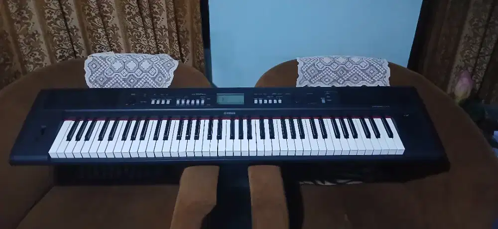 Yamaha piano digital NP V80 USB