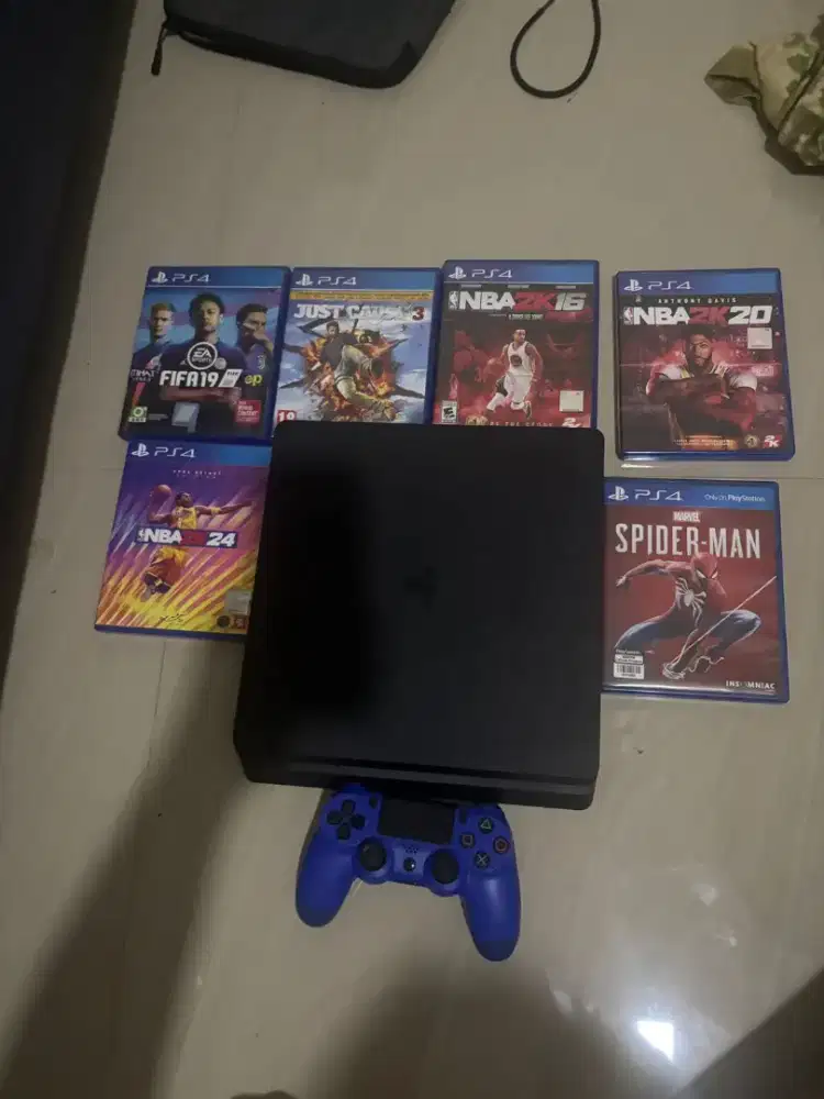 ps 4 slim original