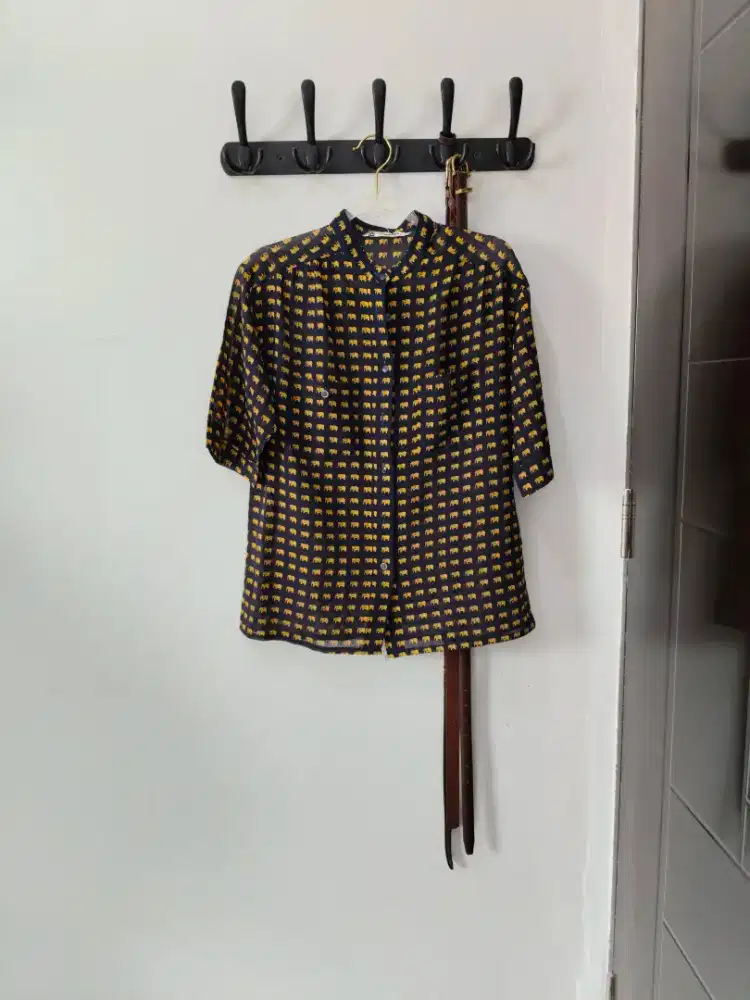 Kemeja Motif Gajah