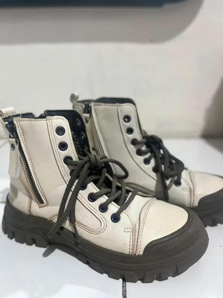 SEPATU BOOT WANITA ST. MORITS