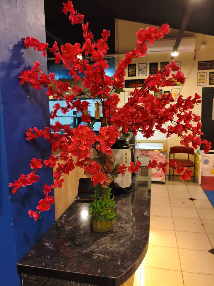 Bunga Plastik Hiasan Meja Merah