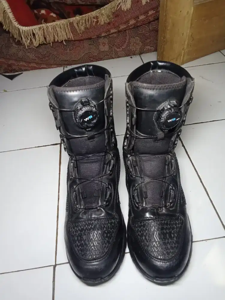 sepatu pdl ukuran 42