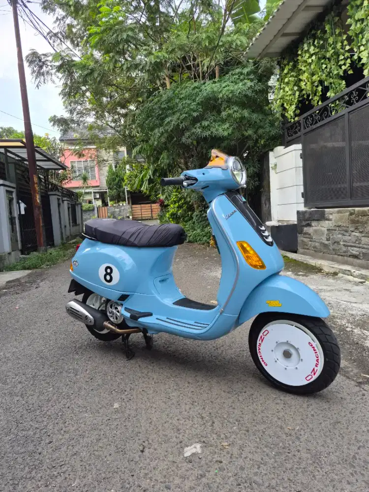 Vespa LX 125 i-get 2025 – New Model Warna Biru Blue Capri