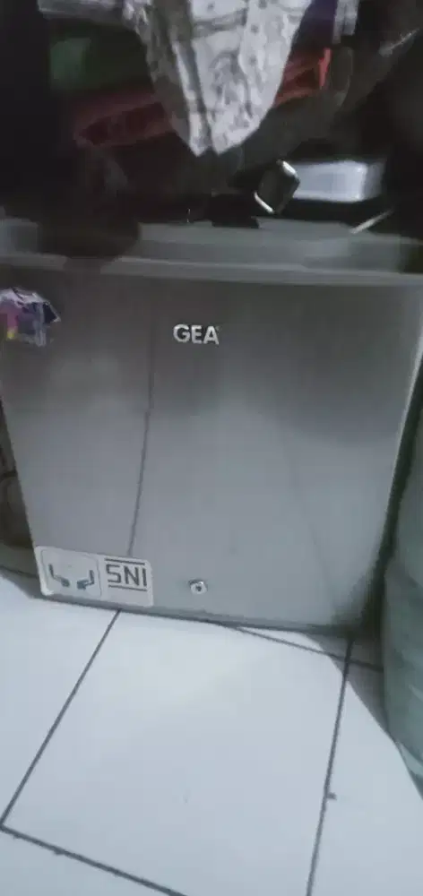 Dijual Kulkas Mini Merek GEA