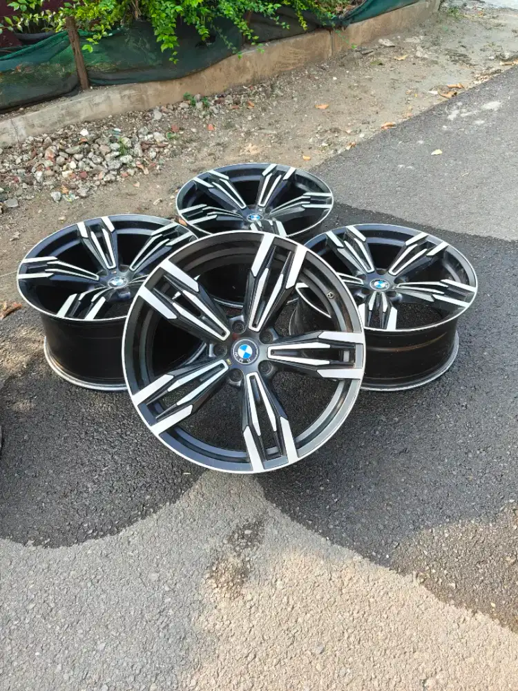 Jual vleg BMW R20 lbar 8.5 /10 et 35 40 kond mulus 4pcs.
