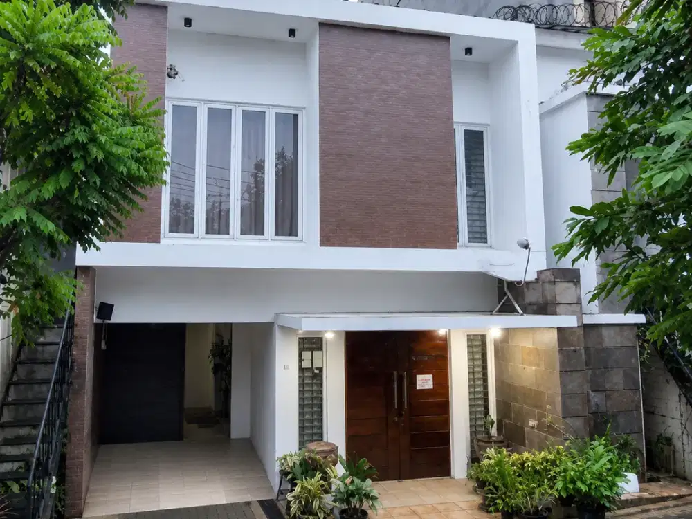 Rumah Hoek Wijaya Kebayoran Baru 310m² Hadap Utara Dan Barat