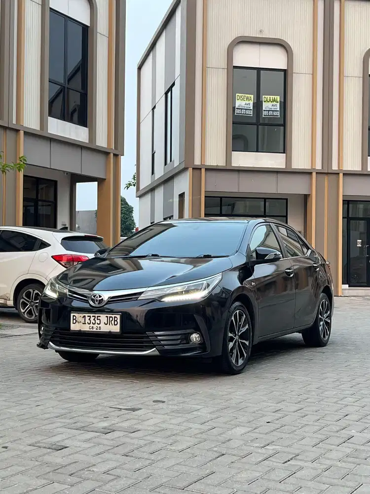 Toyota Corolla Altis 1.8 V AT 2018 Hitam