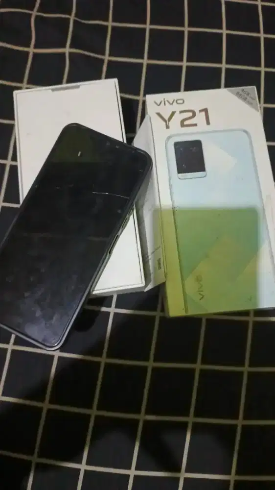 Vivo y21 RAM 4+1 warna biru